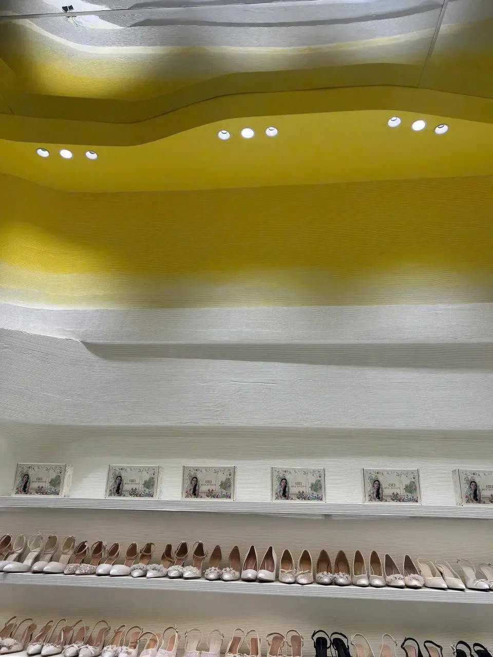 BEE SHOES HÀ NỘI 1